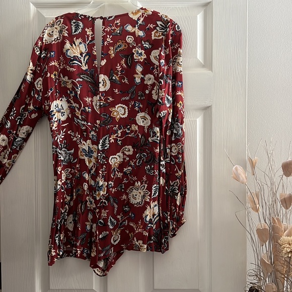 Floral Romper in size M - Picture 3 of 3